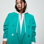 Pull & Bear se inspira en el estilo de Gilda Ambrosio para presentar su nueva colección (y tenemos la prueba) 