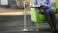 Con lo último de Steelcase tienes un enchufe donde quieras y sin que se note