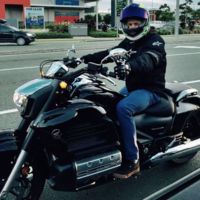 Casey Stoner muerde la mano de Honda 