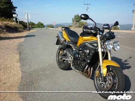 Street_Triple