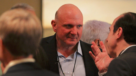 Steve Ballmer considera que Xbox y Surface son necesarios para seguir siendo relevantes