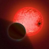 Este planeta es demasiado grande para su estrella. Cuando se intentó averiguar el motivo se encontró algo aún más desconcertante