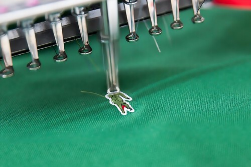 El Corte Inglés comienza las rebajas con estos polos Lacoste a casi a mitad de precio para lucir este verano