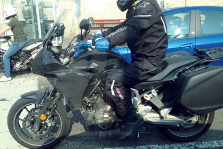 Cazada la posible Yamaha MT-07 Tracer en Italia