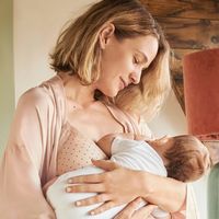 Oysho nos enamora con su colección Mum, con prendas ideales para el embarazo y la lactancia 