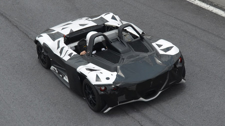 VŪHL 05, calentando motores para el Goodwood Festival of Speed