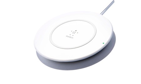 Por 39 euros en Mediamarkt esta semana, podrás aprovechar la carga inalámbrica de tu iPhone con el Belkin Boost Up