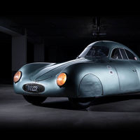 De 70 millones de dólares a no venderse: así ha acabado la puja del único “Porsche” Type 64 por un malentendido con las pujas