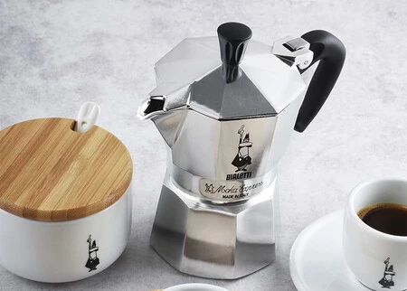 El chollo del día es esta cafetera Bialetti Moka Express con capacidad para 9 tazas: cuesta sólo 12,99 euros