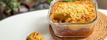 Este pastel salado de lentejas se prepara con botes de conserva, pero es una comida vegetariana saciante y saludable