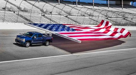 Chevrolet Silverado se apunta un Récord Guinness al tiempo que demuestra de lo que es capaz