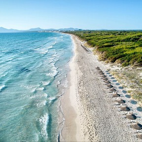 Kilómetros de arena, agua turquesa y nombradas 'las mejores de Europa': las dos playas españolas para Semana Santa 2026