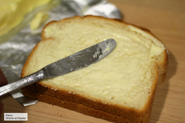 Untar Mantequilla Sandwich Mixto