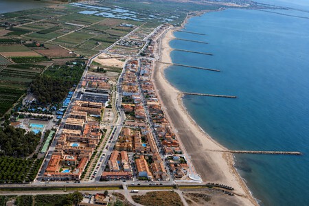 Viajes Valencia Eclipse Solar 2026 Escapadas Playa Buena Comida Vacaciones Baratas Familia Pueblo Marinero Bonito