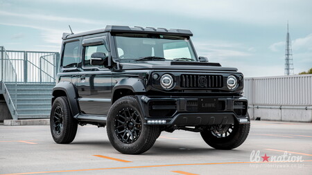 Este Suzuki Jimny se transformó en una Clase G, aunque en tamaño mini
