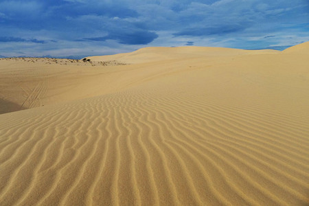 Dunas vietnamitas y paisaje extraterrestre. Mui Ne, Vietnam (II)