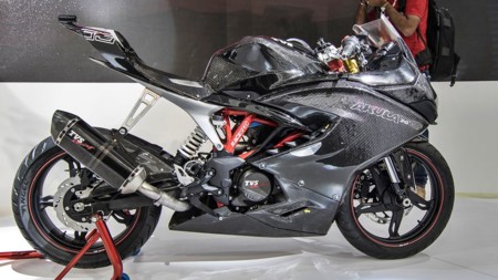 ¿La radical TVS Apache 300 nos anuncia una futura BMW G 310 RR? Espero que sí