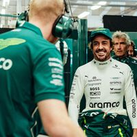 Alguns temiam que Fernando Alonso tivesse que se aposentar da F1 devido à falta de ofertas; agora, descobriu-se que um de seus maiores rivais foi colocado na lista negra da Aston Martin