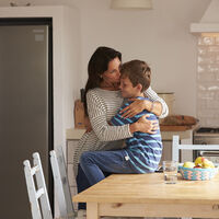 Los adolescentes que tienen una relación cercana y fuerte con sus padres tienden a ser más empáticos con sus iguales