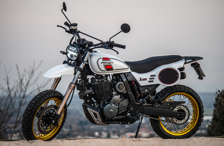 La Mash X-Ride 650 Classic estrena motor Euro5 con 40 CV para el A2, por 5.695 euros