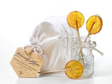 Para los golosos más sibaritas Honey Lollipops con canela, lavanda y chocolate negro