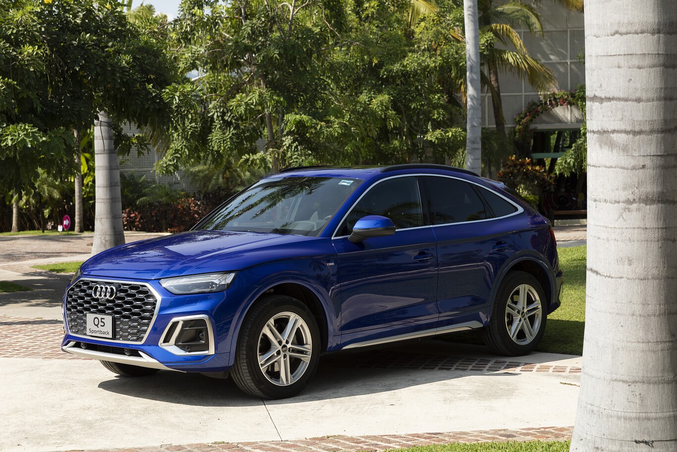 Audi Q5 Sportback, al volante de un SUV que juguetea con el concepto de coupé