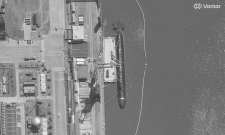 Imagens do mais recente submarino desenvolvido pela China no estaleiro JN, em Xangai, em 1º de junho de 2026.