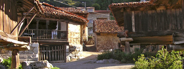 El pueblo más antiguo de Asturias: tiene hórreos de más de 500 años y un árbol milenario 