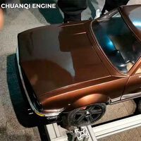 Este hombre se ha construido un Audi 100 Coupé S de radiocontrol tan realista que hasta lleva caja de cambios y embrague. Le ha costado 7.000 dólares