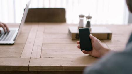 Uno de cada cuatro empleados de tu empresa es adicto al smartphone