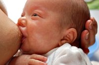 La aplicación de oxitocina en el parto dificulta el inicio de la lactancia