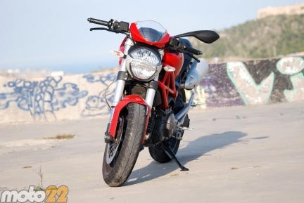Ducati Monster 696