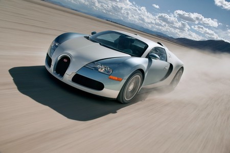 El antecesor del Bugatti Chiron cumple 15 años: así se fraguó el Bugatti Veyron desde un dibujo a bolígrafo en un sobre en blanco