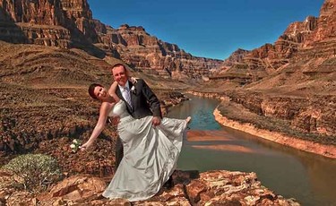 Kanye West y Kim Kardashian "te inspiran" con el vídeo de 'Bound 2'