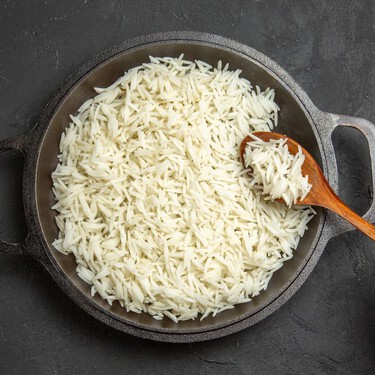 El truco de los 10 segundos que utilizan en los restaurantes para lograr siempre un arroz cocido perfecto, suelto y suave