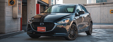 Mazda2 Carbon Edition 2023, a prueba: desafía a los hatchbacks con más equipo y menos precio