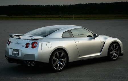 Nissan GT-R híbrido y Tesla Model S más barato. Regreso a Motorpasión Futuro