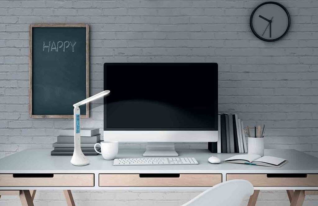 Prepara la vuelta al cole con esta lámpara recargable por menos de 10 euros en Lidl: con despertador, calendario y temperatura