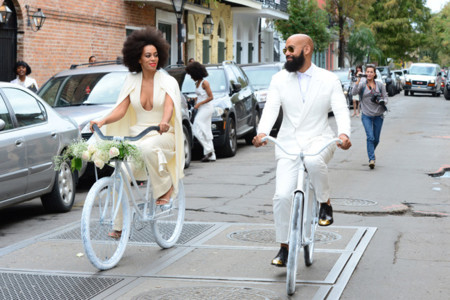 El freestyle de la hermanísima Solange Knowles en 21 looks 