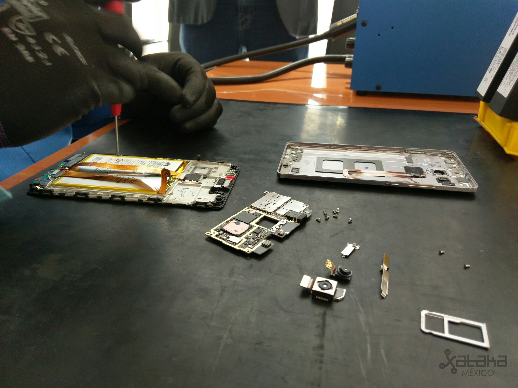 Desensamble del Huawei Mate 8