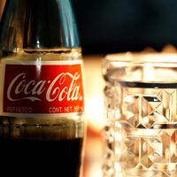 En 1985 y a las puertas de ser derrotada por Pepsi, Coca-Cola cambió su ancestral fórmula. El resultado fue un desastre 