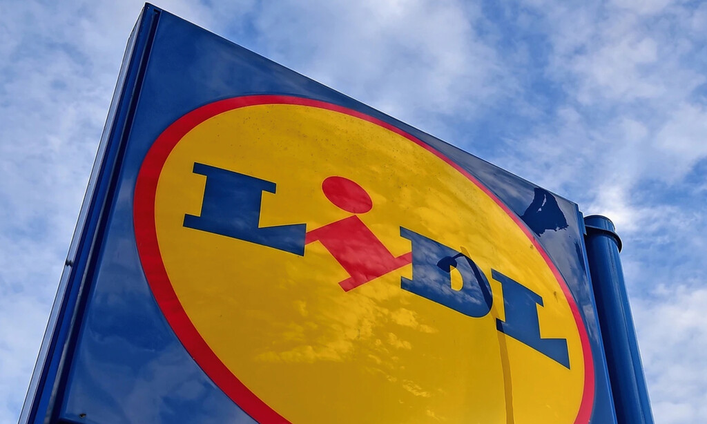 Lidl ha rebajado el sofá hinchable perfecto para descansar en la terraza, el jardín o el balcón en verano. Cuesta menos de 13 euros 