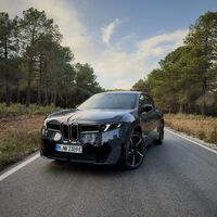 La industria del coche ha condenado al cambio de marchas manual a la extinción. Una empresa quiere evitarlo: BMW