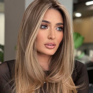 La rutina viral de Abbey Yung para lograr cabellos fuertes y brillantes