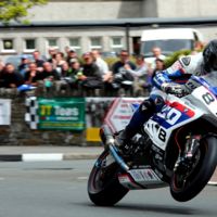 Guy Martin sigue alejado de las road races, tampoco estará en la Southern 100 