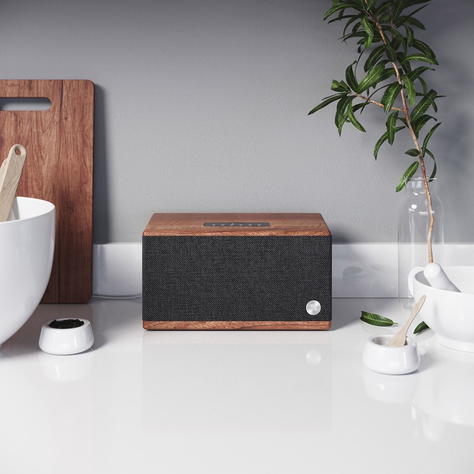 Audio Pro amplía su línea de altavoces Bluetooth con el BT5, un modelo de sobrio aspecto clásico