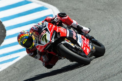 Chaz Davies reaparece en Laguna Seca y se lleva la victoria de la primera carrera