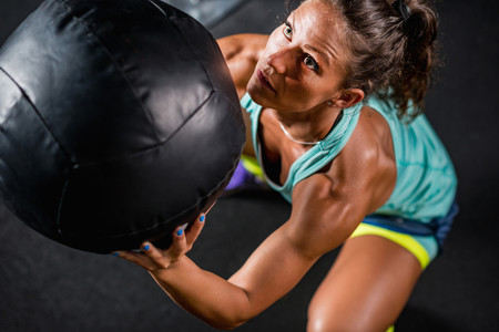 Los once mejores ejercicios para entrenar tus hombros en el gimnasio