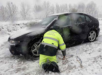 Paco Costas nos enseña a poner las cadenas en el coche
