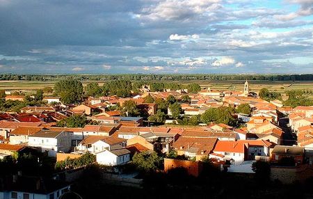 Alija del Infantado: Casa gratis y 300 euros al mes para familias con más de cinco hijos